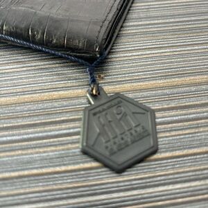 New Minesterio Del Medio Ambiente black crocodile leather mens bi-fold wallet